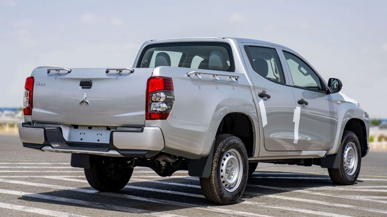 Mitsubishi L200 (LHD) MITSUBISHI L200 DC GL 2.5D MT 4WD MY2023 - SILVER