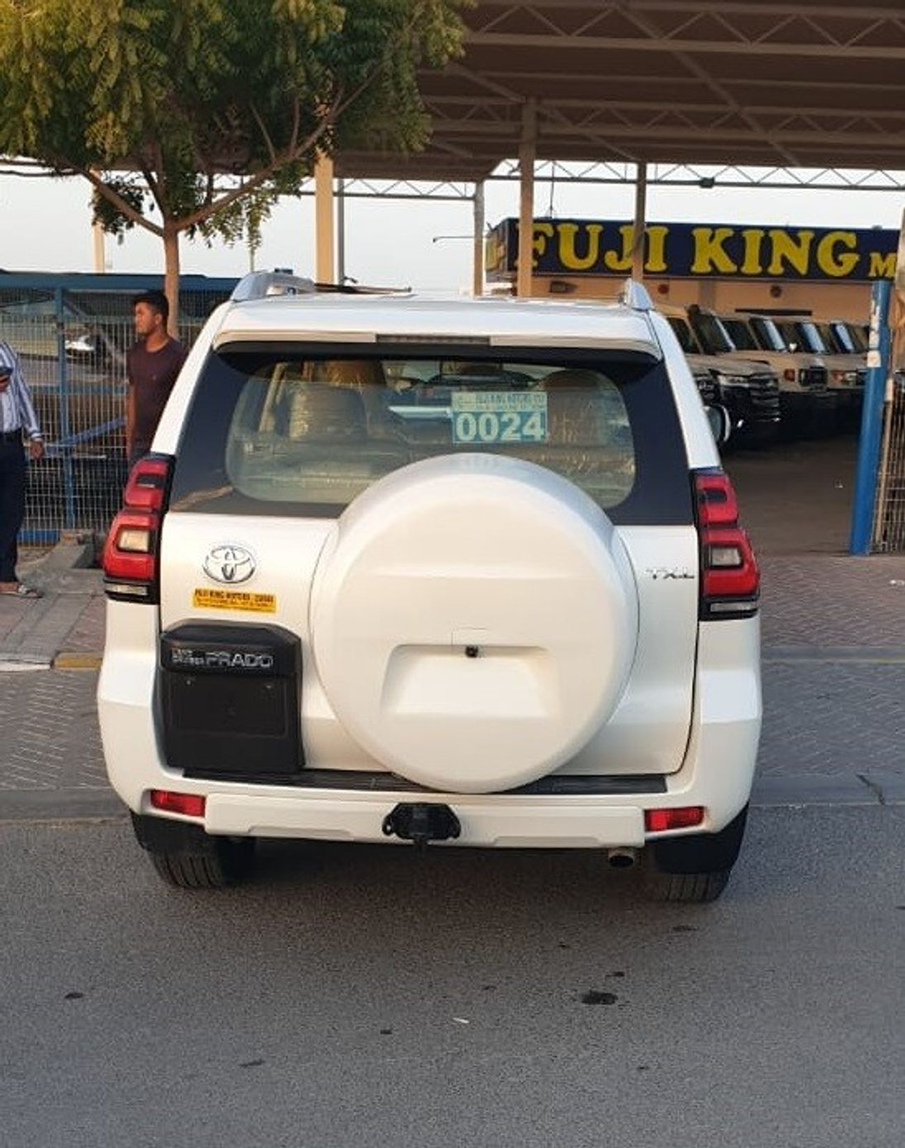 تويوتا برادو 4.0L V6 4WD PETROL (USED)