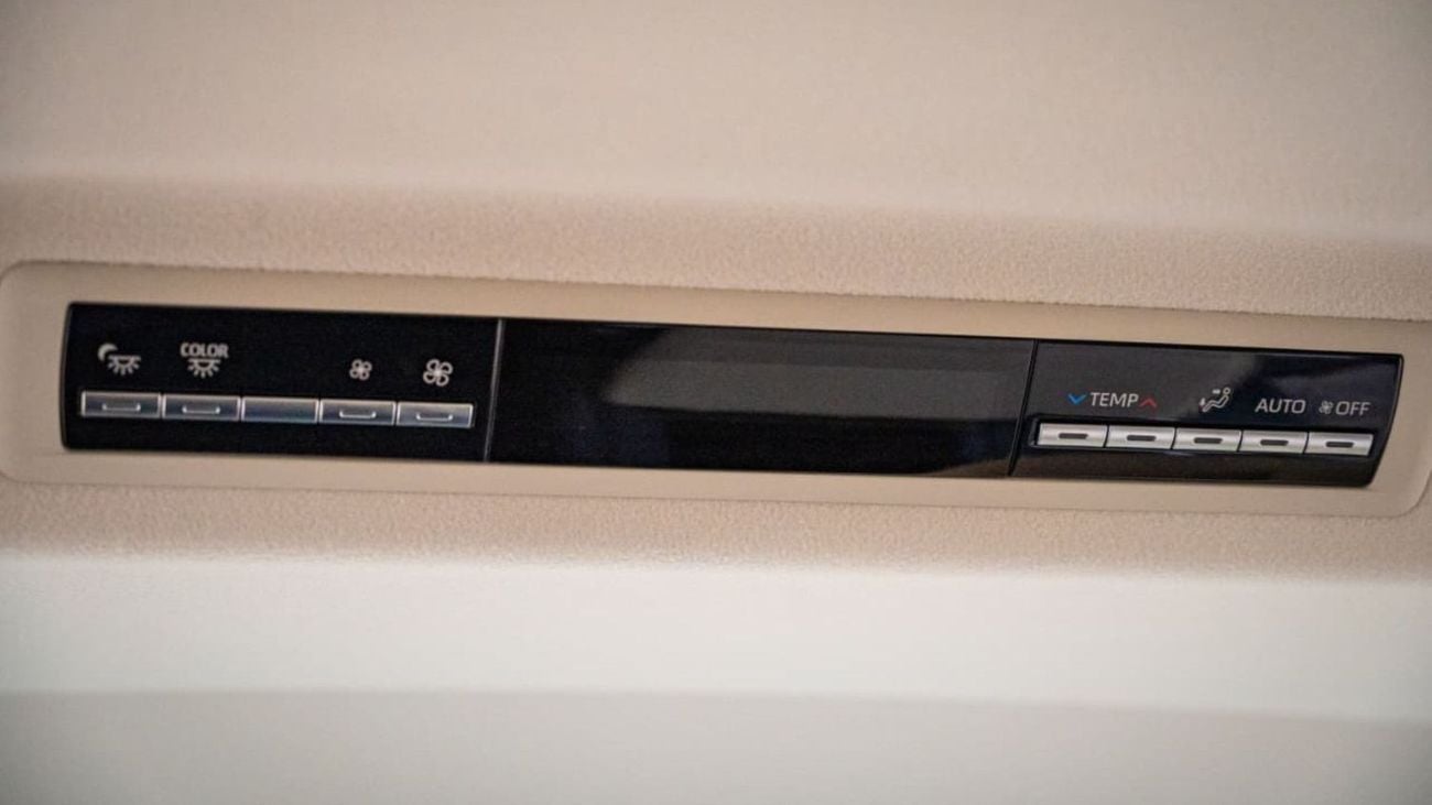 تويوتا جرافينا 2.8L, 4-Cylinder Turbo Diesel - Automatic - 6 Seater - 5 Door - RWD