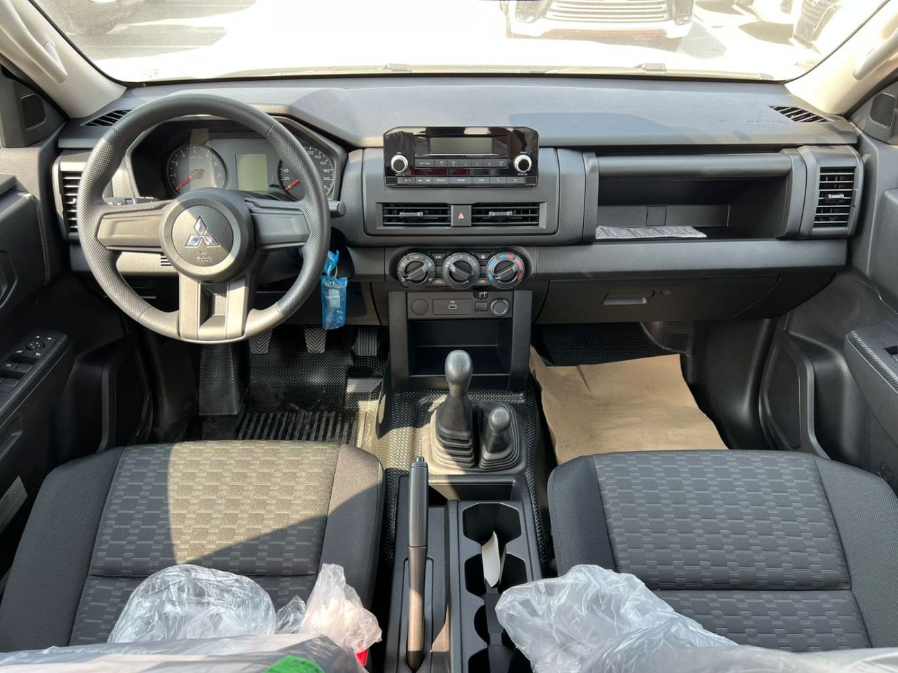 Mitsubishi L200 GL Double Cab Diesel M/T 2.4L