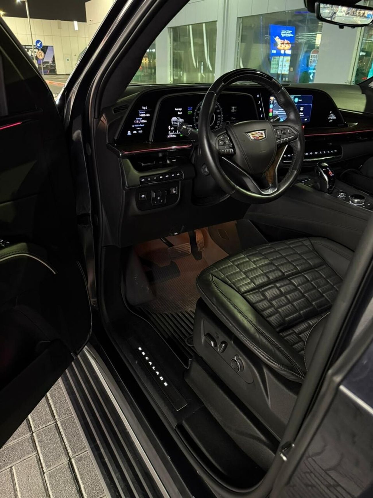 كاديلاك إسكالاد Premium Luxury Platinum 6.2L 4WD