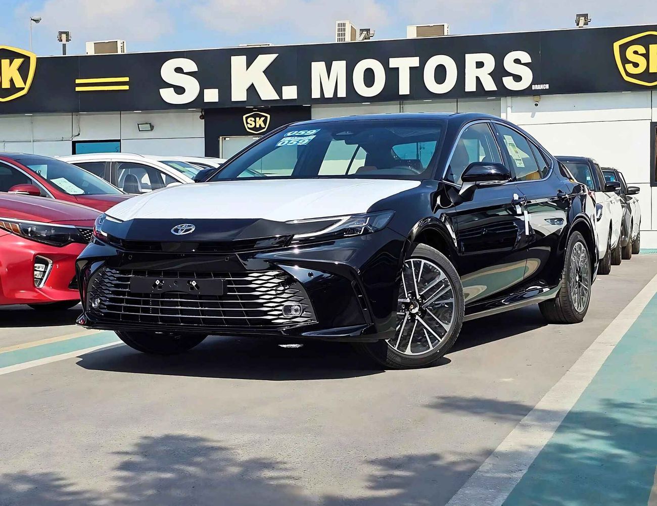 Toyota Camry GLE / 2.5L V4 PETROL / RADAR / BLIND SPOT / PWR SEATS / PANORAMIC ROOF (CODE # 68096)