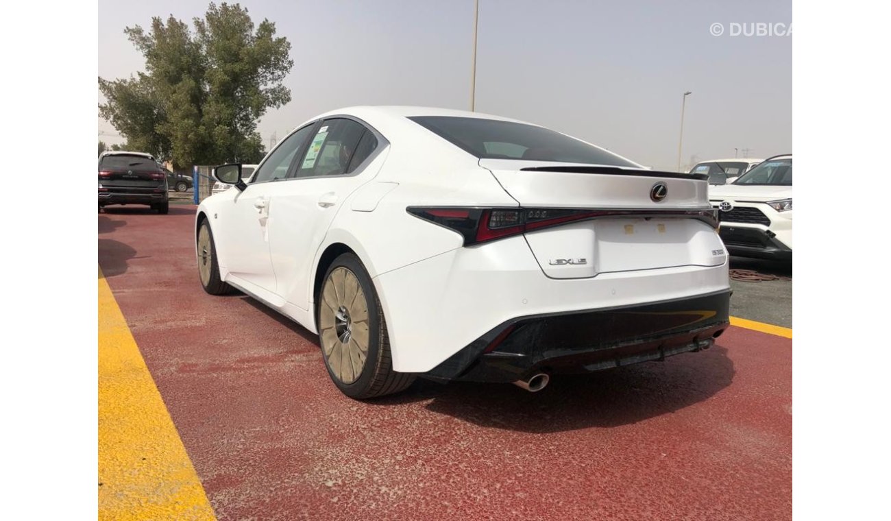 لكزس IS 300 LEXUS 300 FSPORT، 2.0L، FULL OPTION، WHITE EXTERIOR WHITE مع جلد أحمر داخلي ، فتحة سقف ، للتصدير وال