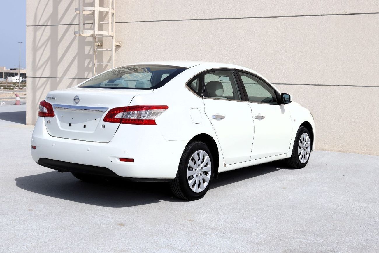 Nissan Sentra S 1.6L (110 HP)