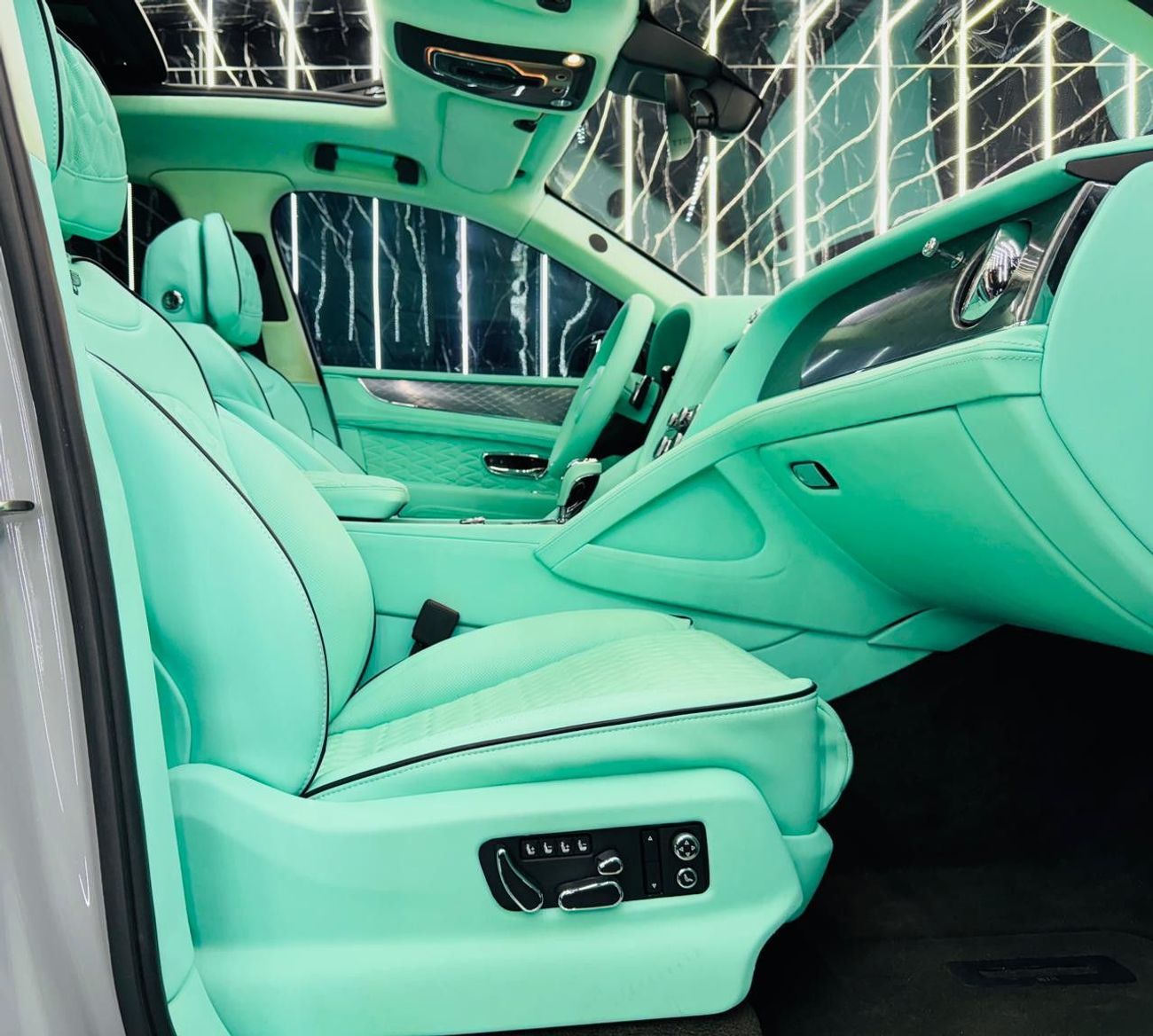 Bentley Bentayga FIRST EDITION