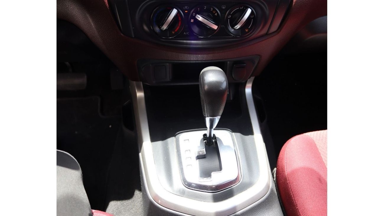 Nissan Navara CSF ACCIDENTS FREE - GCC - PERFECT CONDITION INSIDE OUT - AUTOMATIC GEAR - AUTOMATIC WINDOWS