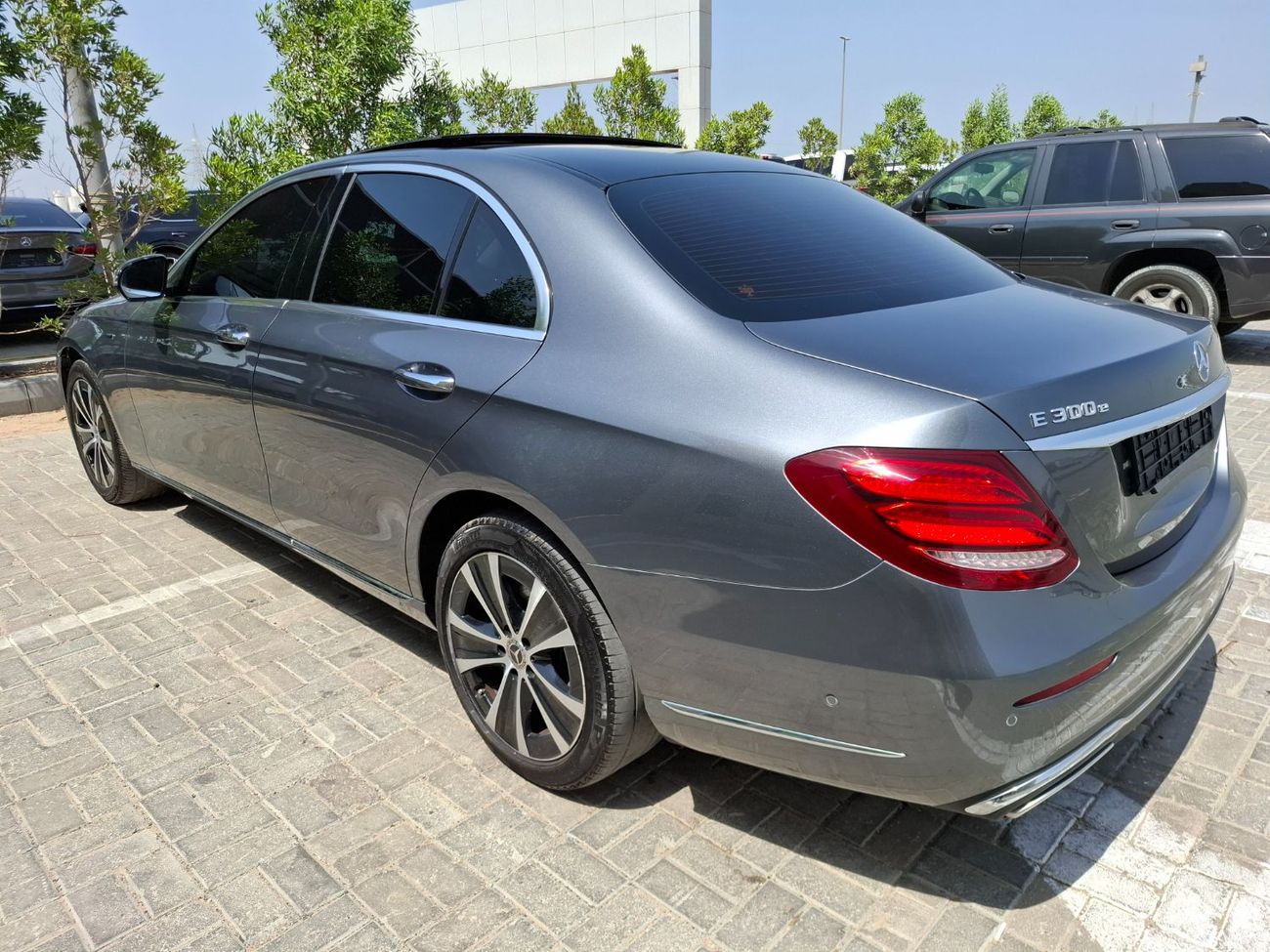 مرسيدس بنز E300 مرسيدس بنز E300e 2019