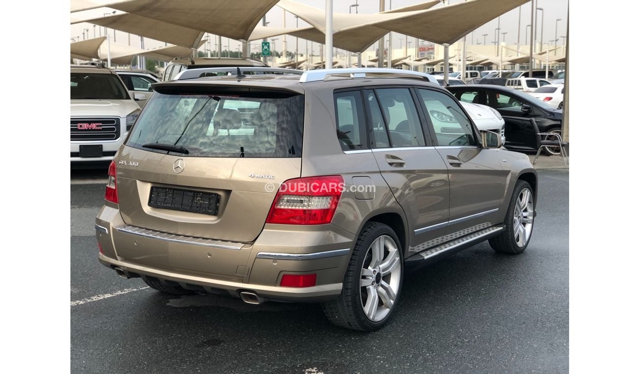 مرسيدس بنز GLK 300 موديل 2010 خليجي فل مواصفات كراسي جلد ومثبت سرعه وتحكم كهربي كامل ونظام صوت ممتاز وكاميرا خلفيه