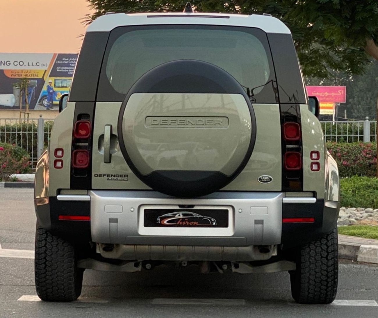 لاند روفر ديفندر 110 HSE P400 3.0L