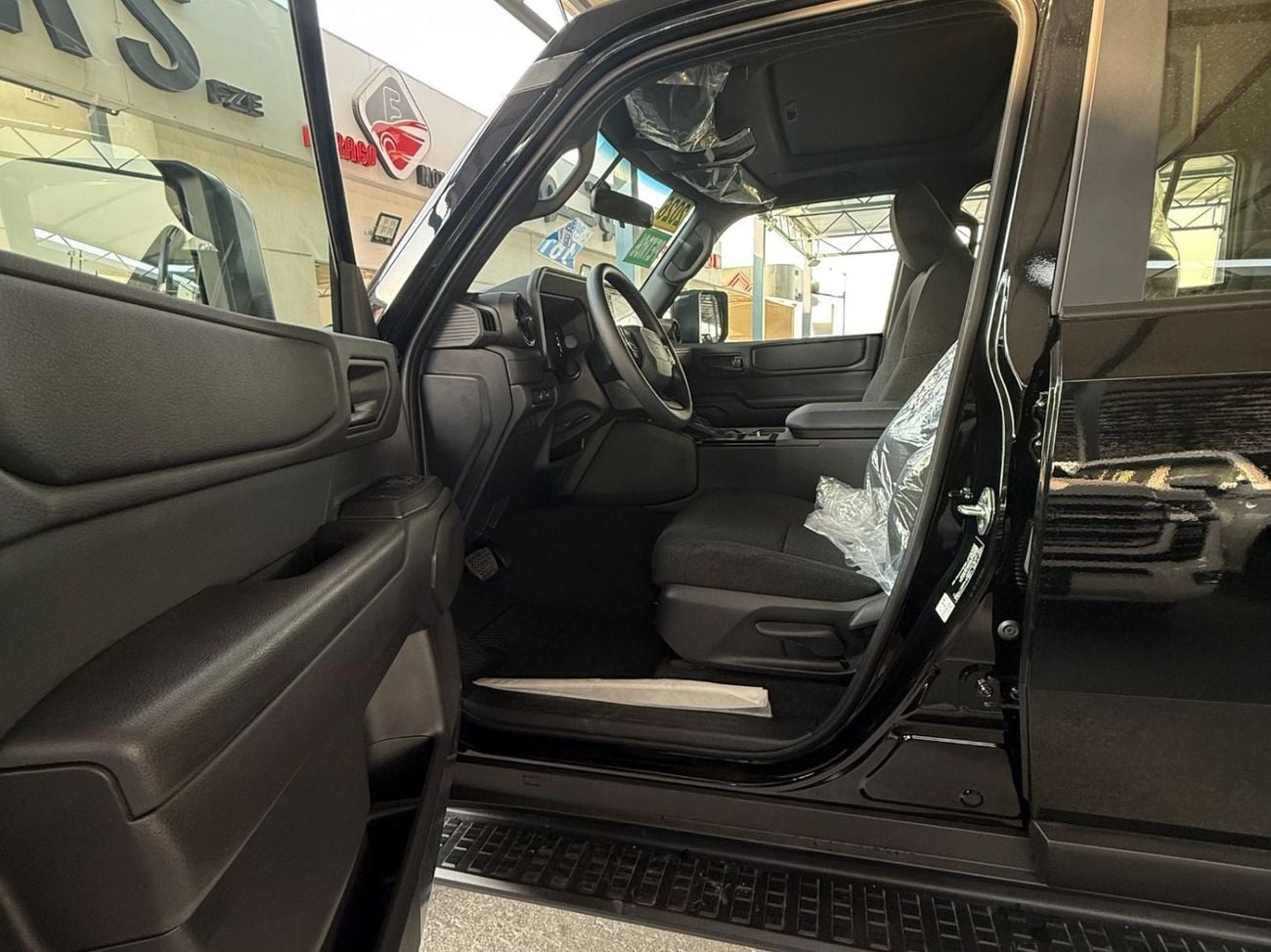 تويوتا برادو 2026 PRADO 2.4 TURBO SUNROOF BLACK INTERIOR