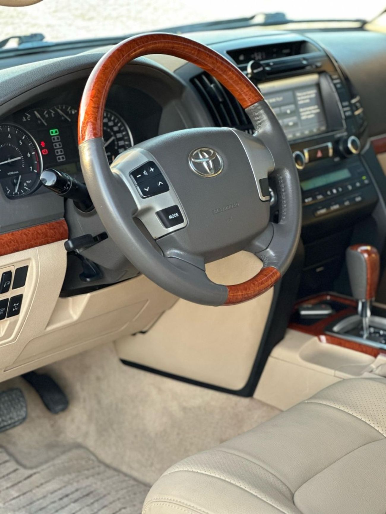 Toyota Land Cruiser GXR 4.6L