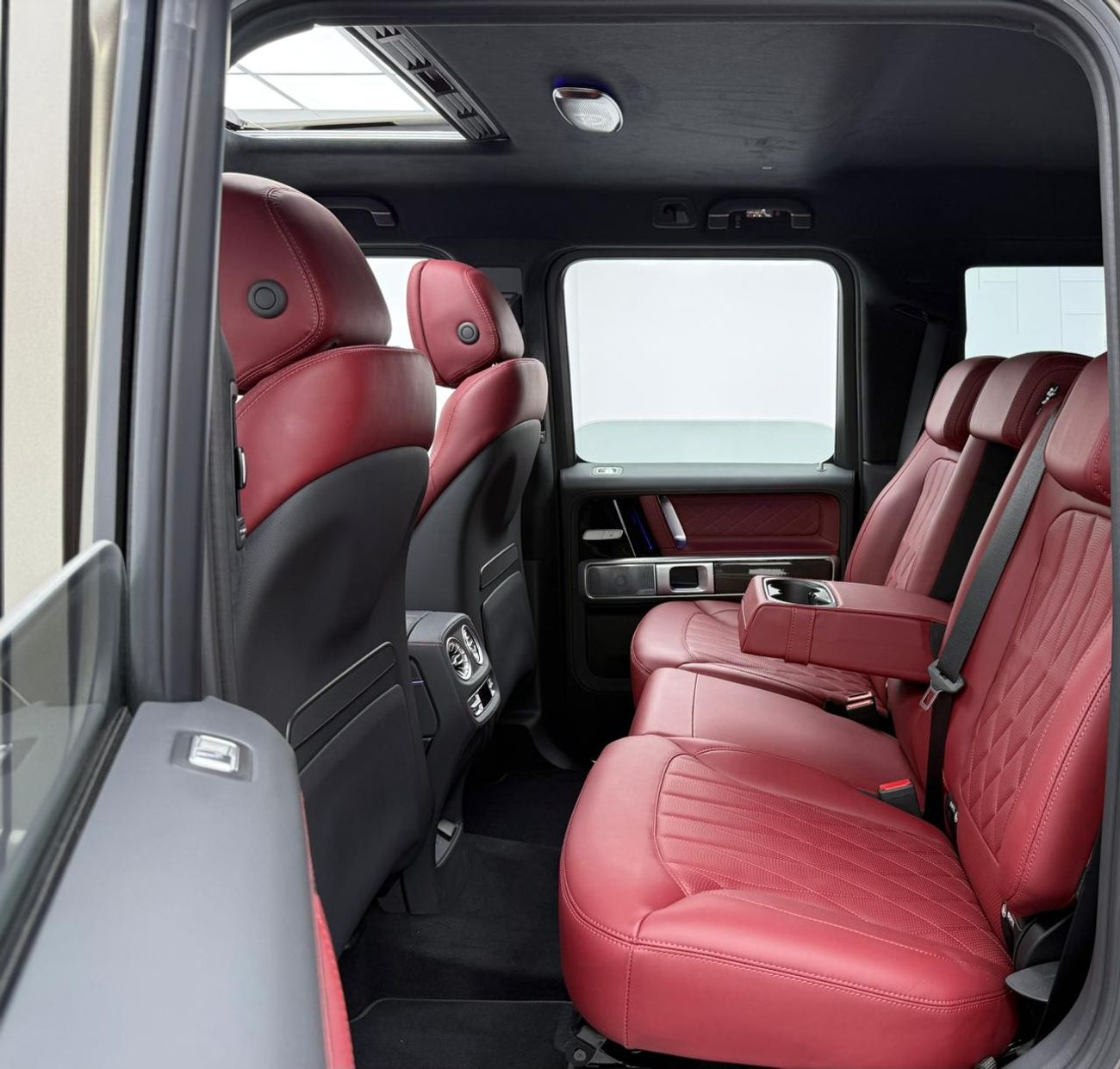 Mercedes-Benz G 63 AMG 4MATIC SUV 2025 Mercedes-AMG G 63 ,Agency Warranty + Service Contract Jan/2030 ,Full Service History