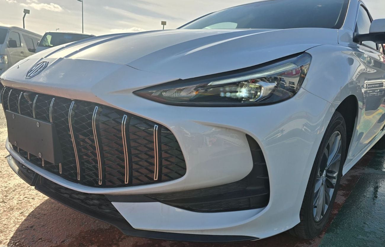 أم جي 5 MG 5 LUXURY 180DVVT  1.5L A/T FWD White Color 2025 Model