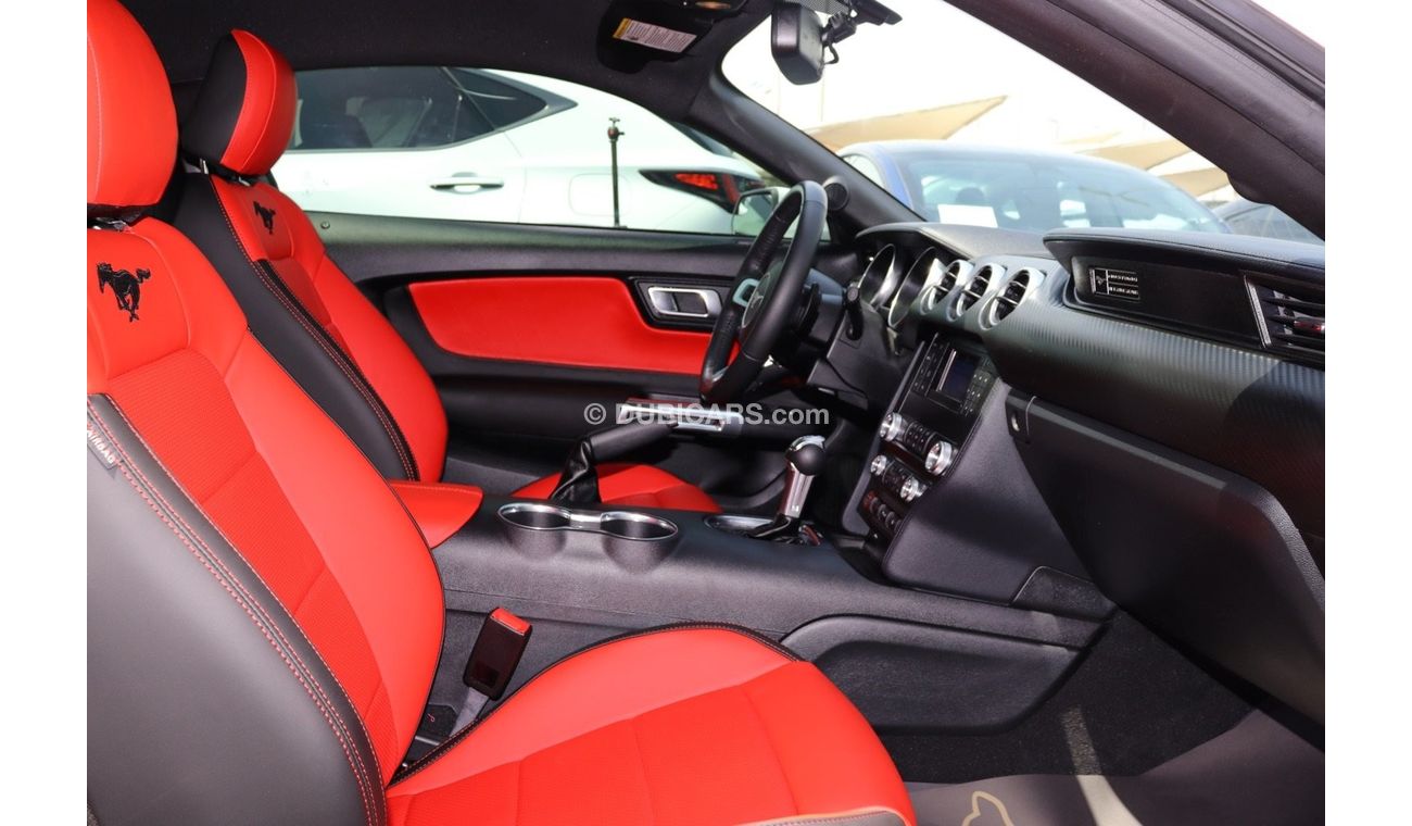 Ford Mustang Ford Mustang EcoBoost / 2020 / USA