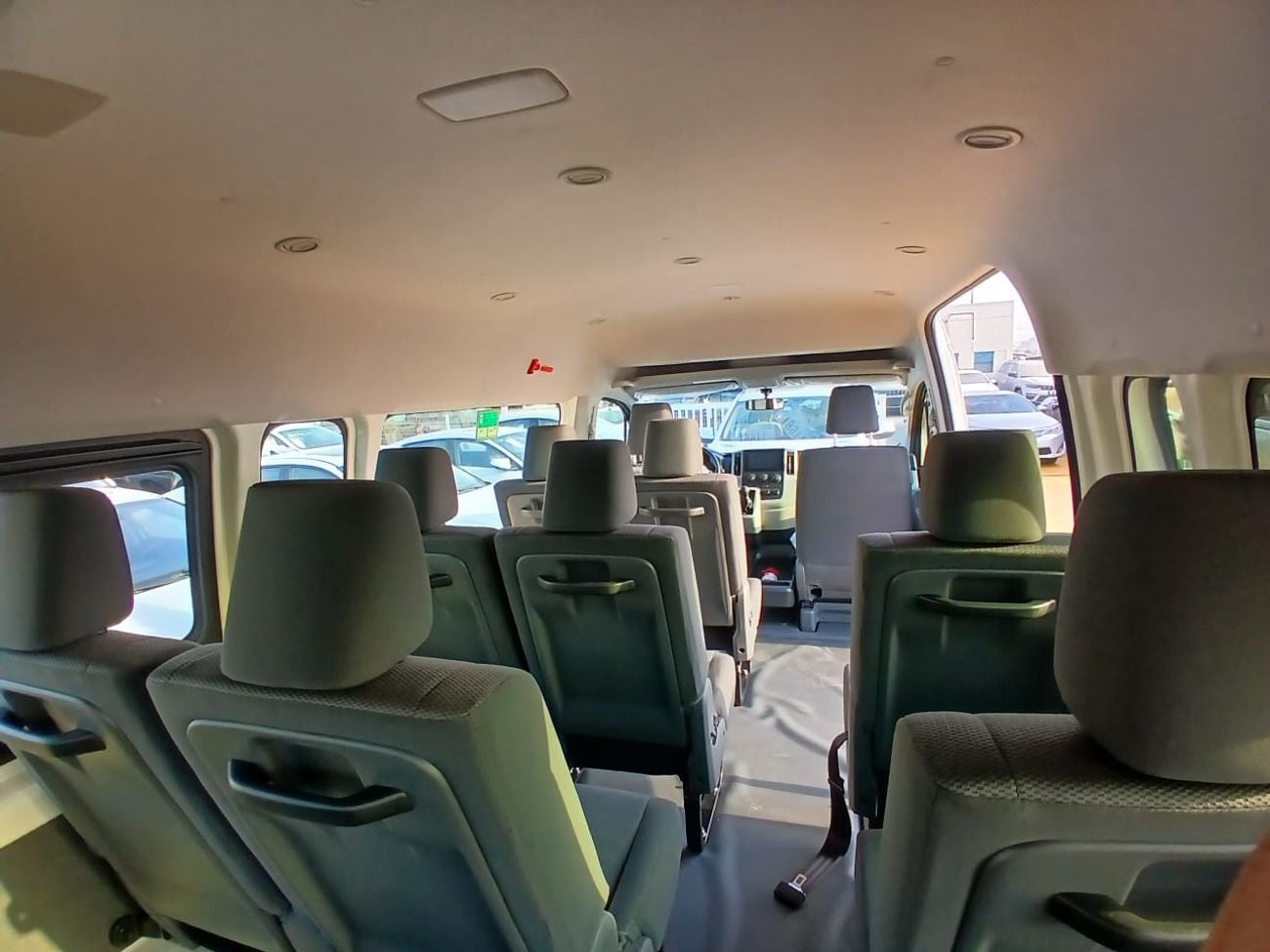 تويوتا هاياس 2.8L Diesel Manual Transmission, High Roof, 13 Seater, Model 2026