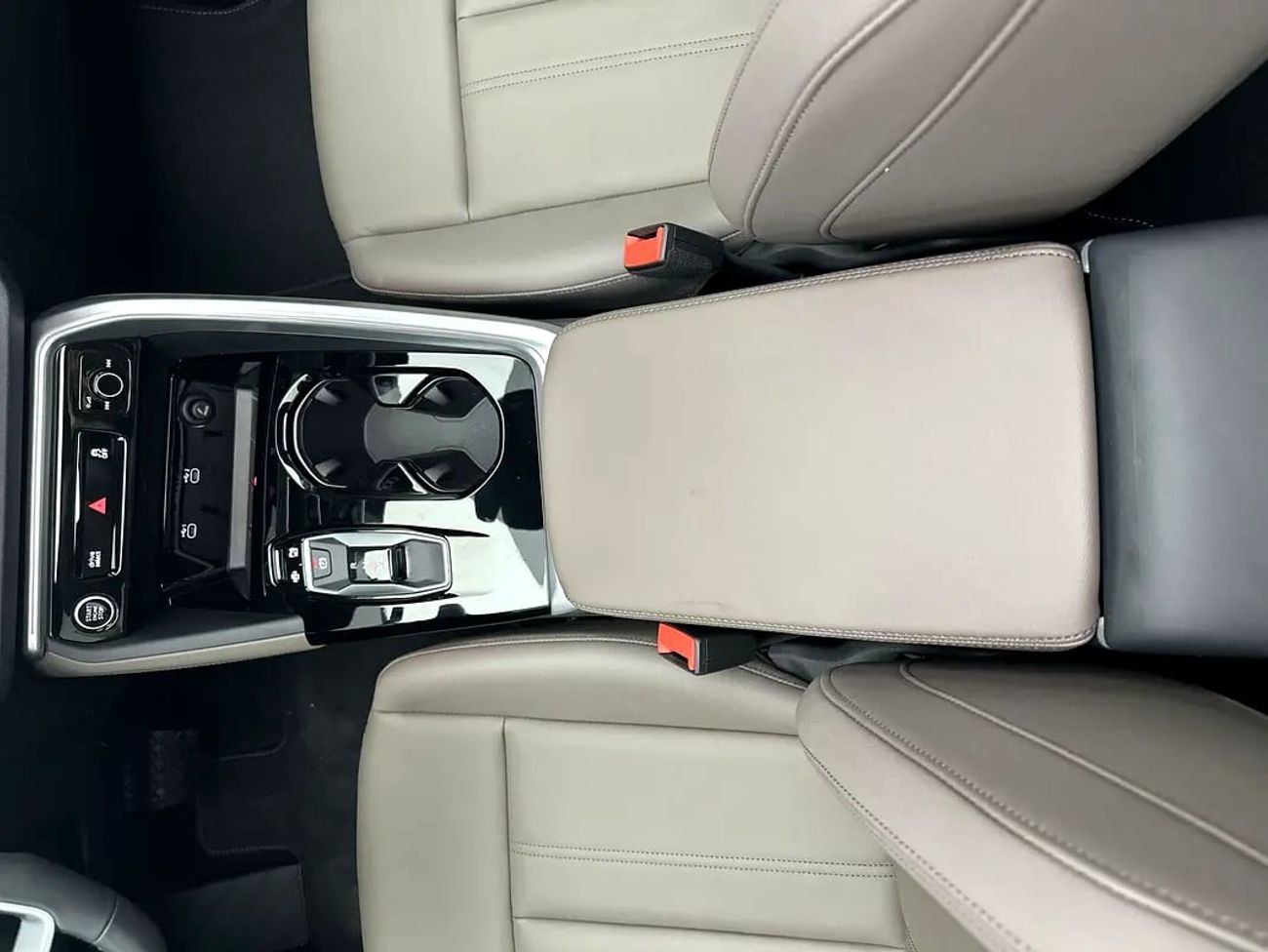 Audi Q5 SUV TFSI quattro 204hp S-Line (Ref# 72671)