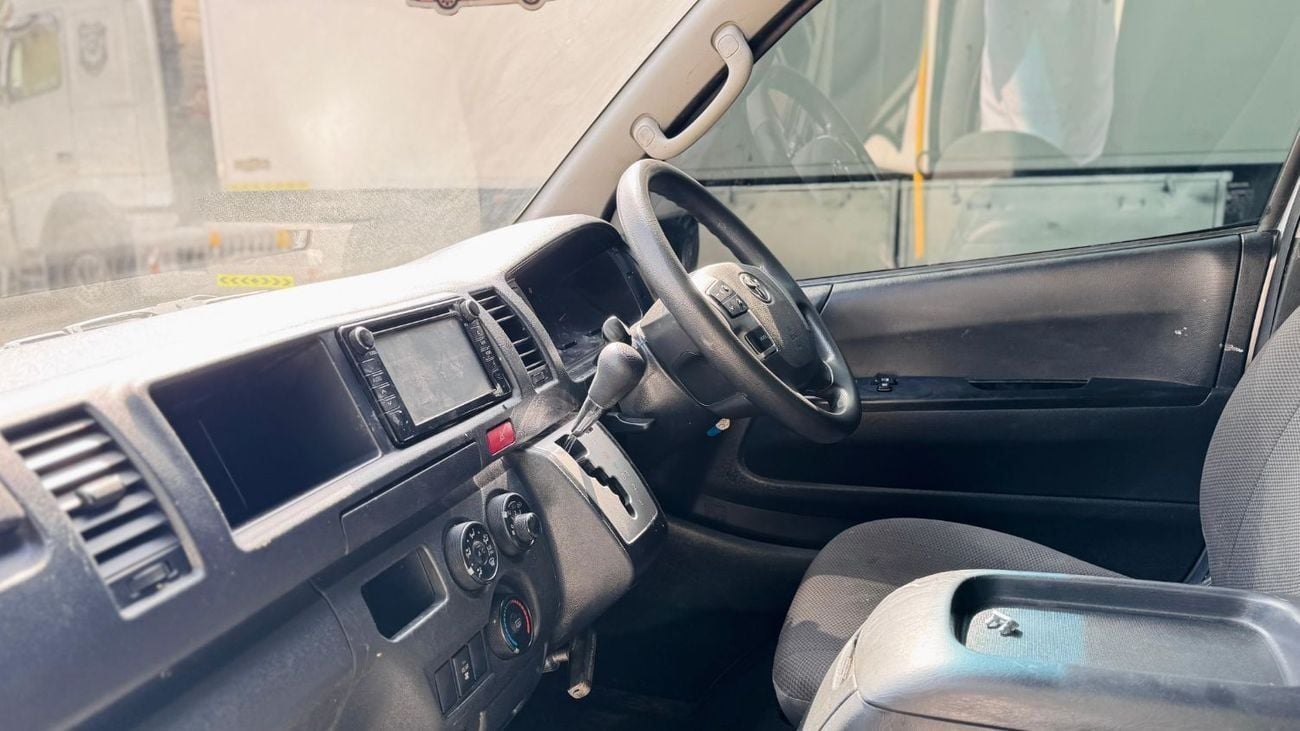 Toyota Hiace 14-SEATER | 3.0L DIESEL ENGINE | AT | RIGHT-HAND-DRIVE | 2WD