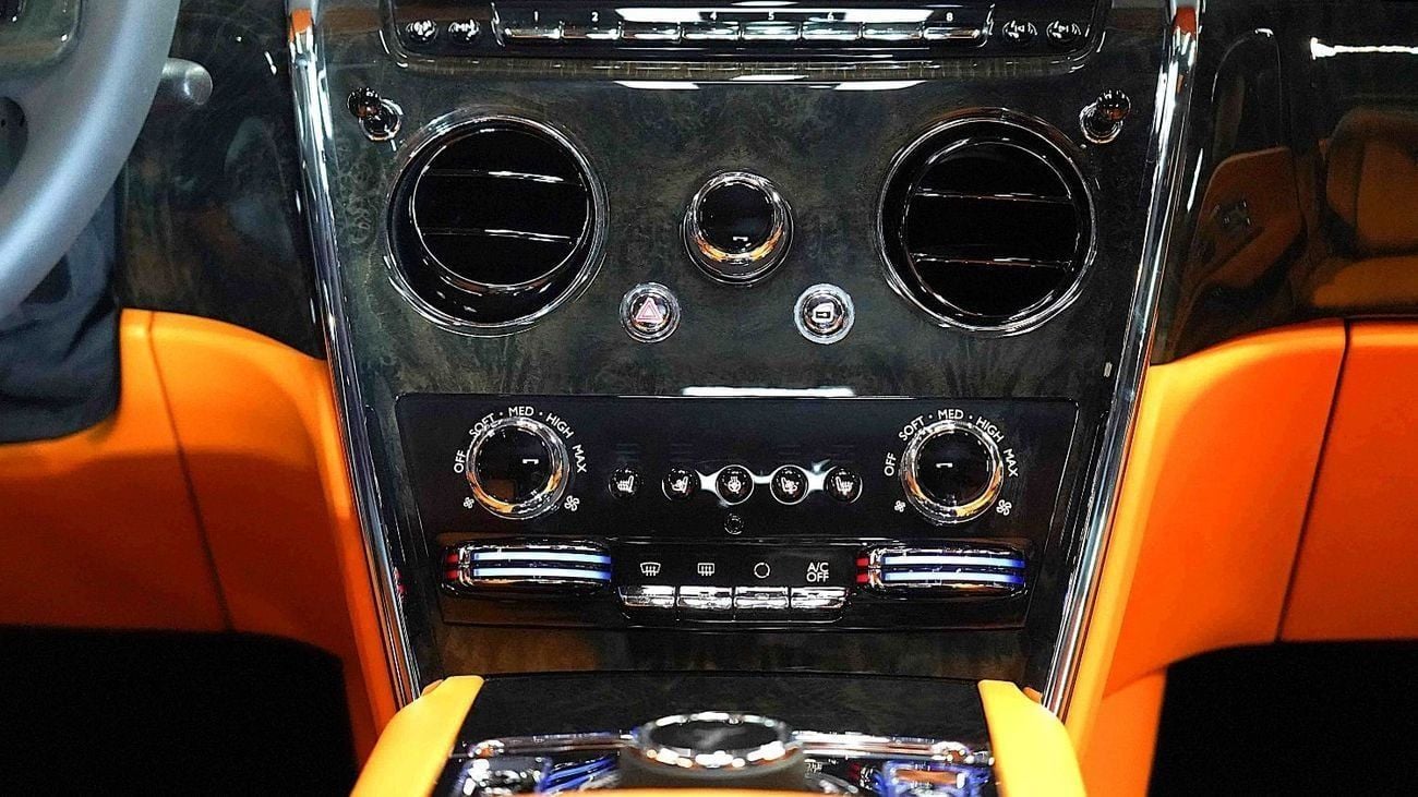 Rolls-Royce Onyx Cullinan | LIMITED OFFER | GOLD SPIRIT OF ECSTASY | NEW | 2024 | 563 HP | 3-YR WARRANTY AND SERVICE