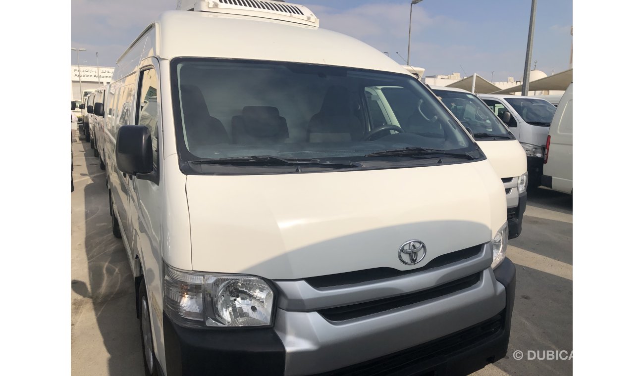 تويوتا هاياس Toyota Hiace Highroof chiller van 2016. Excellent condition