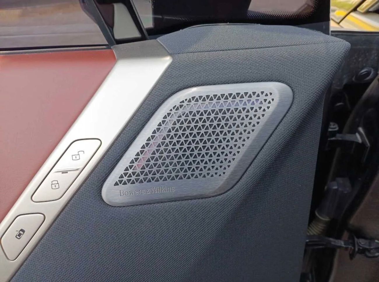 بي أم دبليو iX