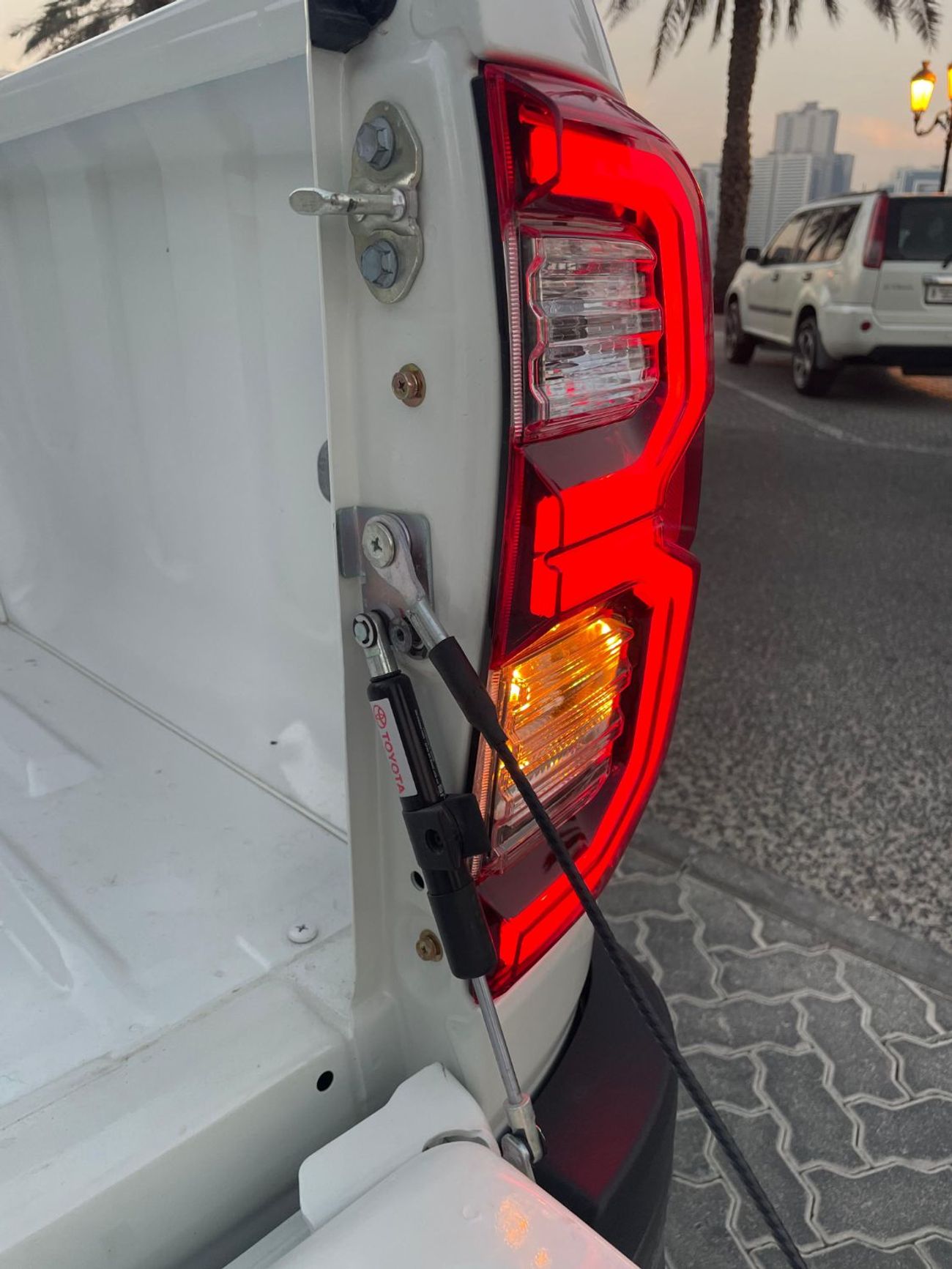 تويوتا هيلوكس Toyota Hilux SR 2.8 L 1GD engine  Export from Australia