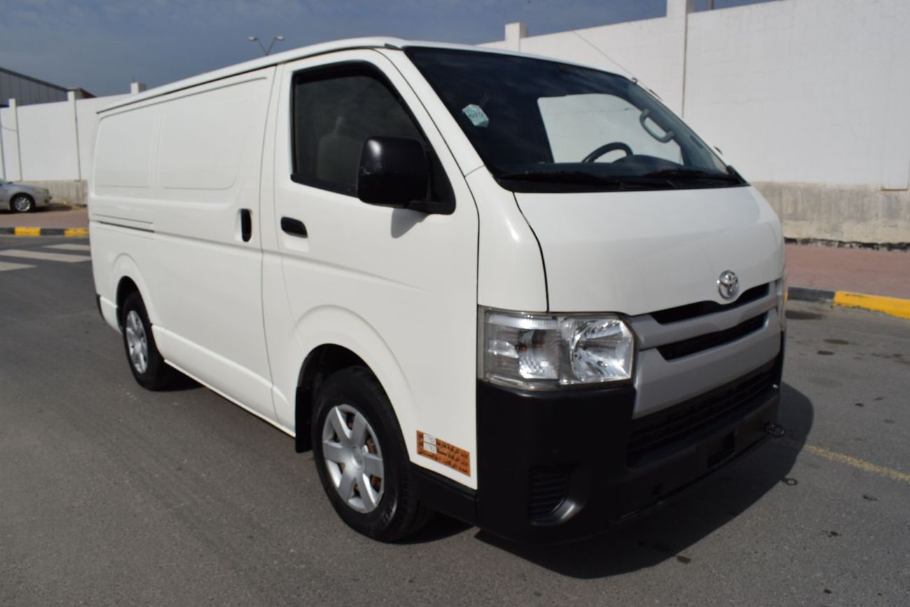 Toyota Hiace Toyota Hiace GL - Standard Roof 2.7L, Model:2016. Excellent condition