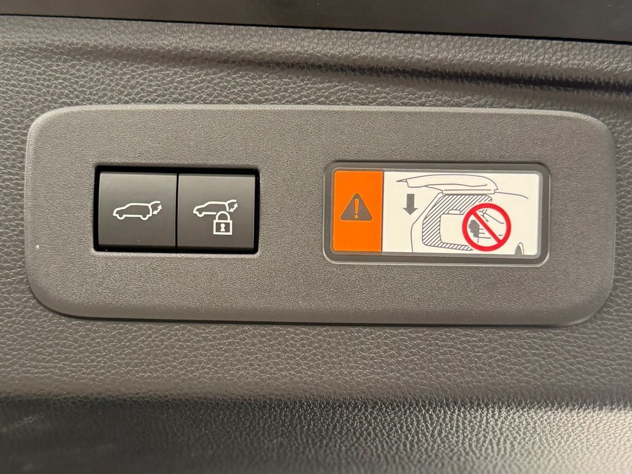 تويوتا برادو LUXURY 2.4 TURBO **EXPORT ONLY**التصدير فقط خارج الخليج***