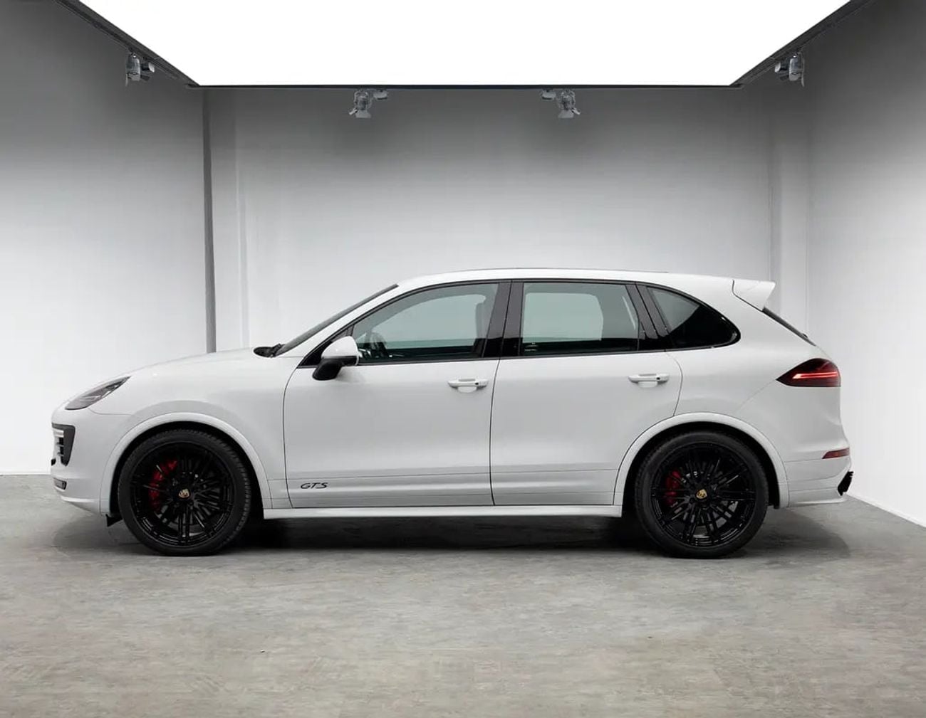 Porsche Cayenne GTS Unlimited KMs Warranty • FDSH • GCC Spec
