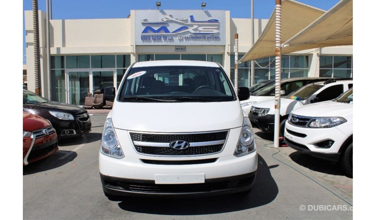 Hyundai H-1 ACCIDENTS FREE - ORIGINAL PAINT - 2 KEYS - MANUAL GEAR - PERFECT CONDITION INSIDE OUT