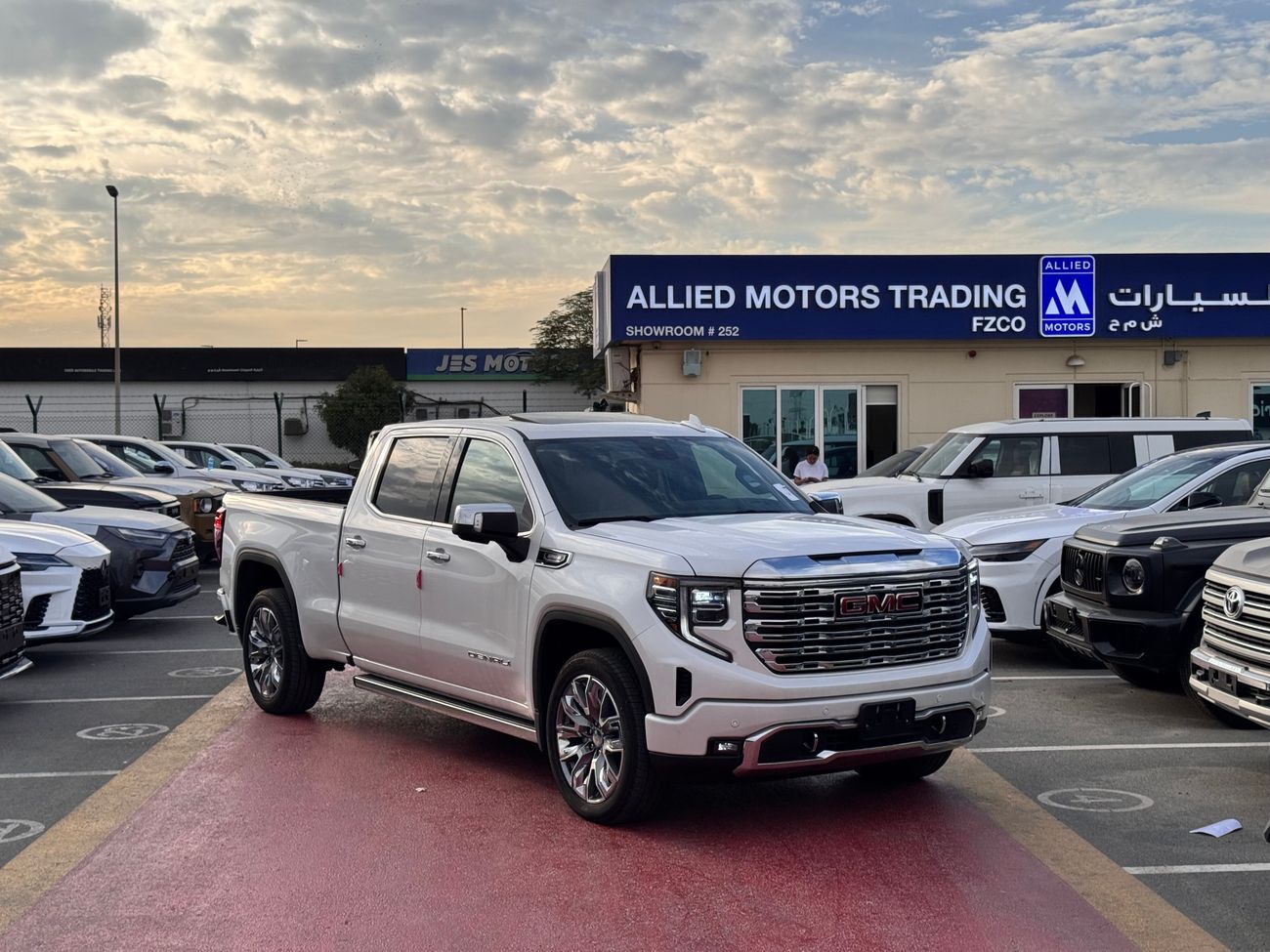 جي أم سي سييرا Denali Duramax Turbo Diesel Brand New 0Km