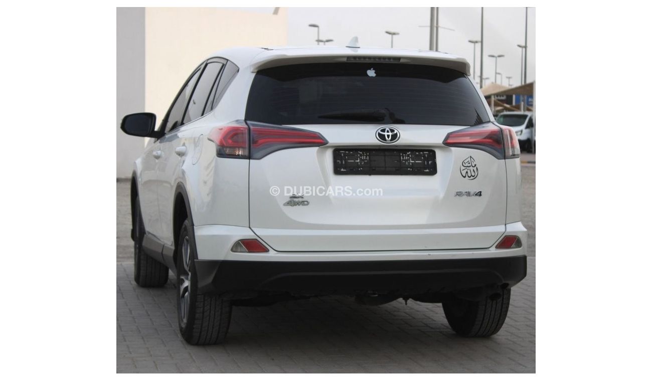 Toyota RAV4 EX Toyota rav 4 white 2016 GCC excellent condition without accident