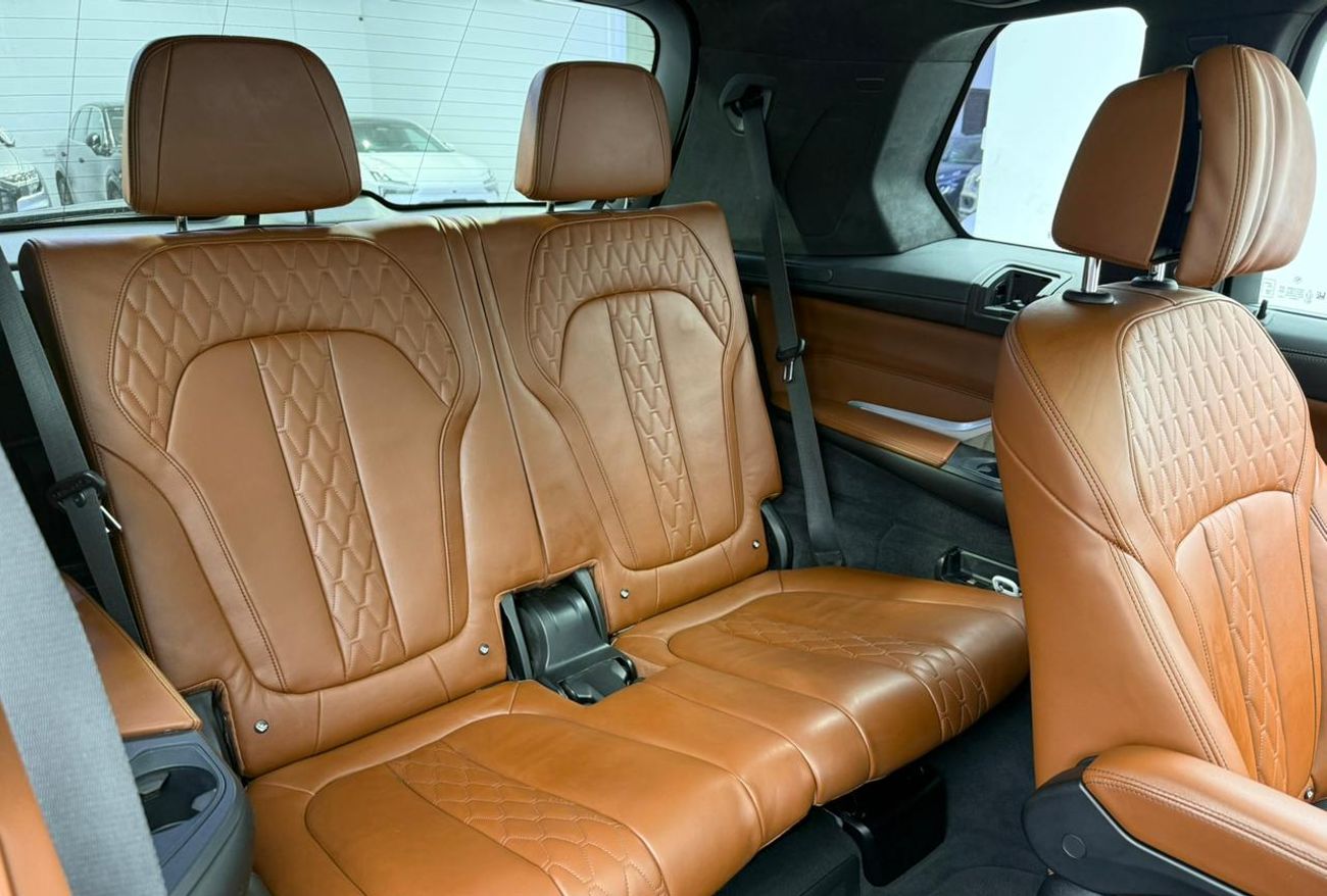 بي أم دبليو X7 2019 BMW X7 xDrive50i M-Sport, Warranty, Full BMW Service History, 7 Seater, Fully Loaded, GCC