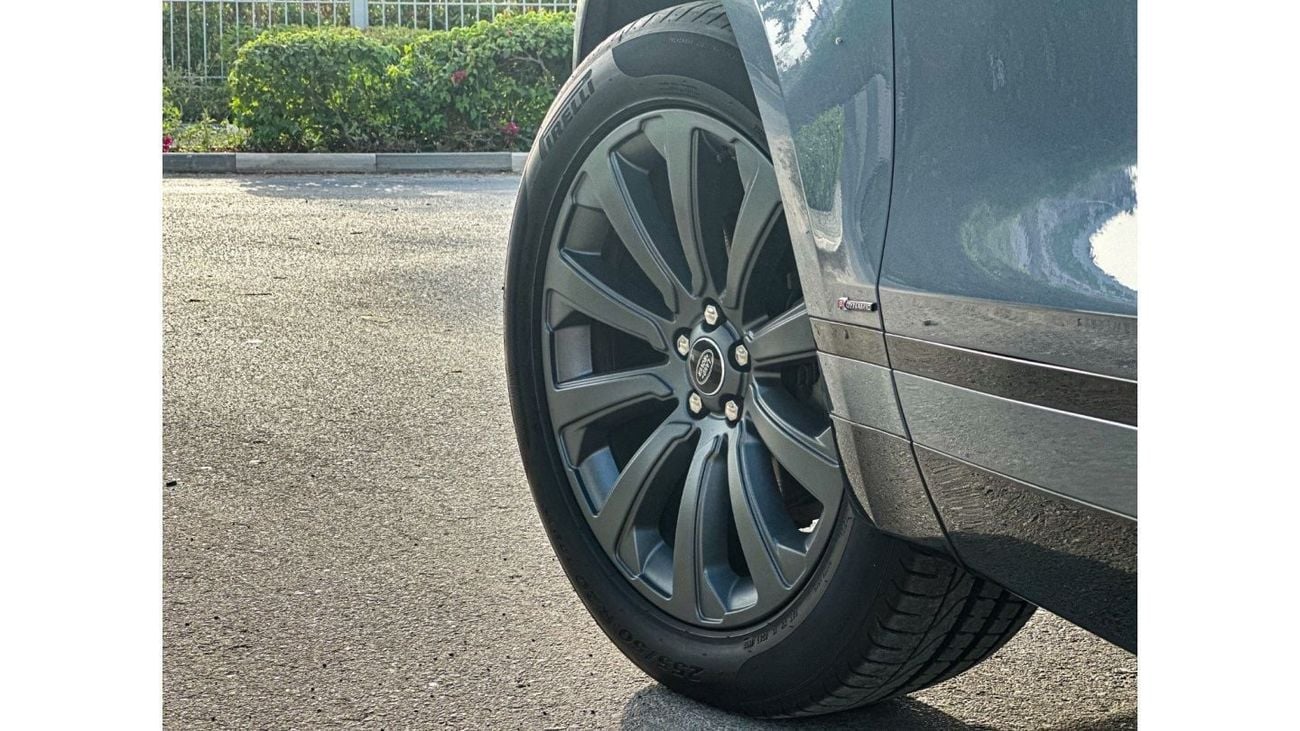 Land Rover Range Rover Velar 2020 Land Rover Range Rover Velar P250 R-Dynamic SE, GCC Warranty , Full Service History , 5dr SUV,