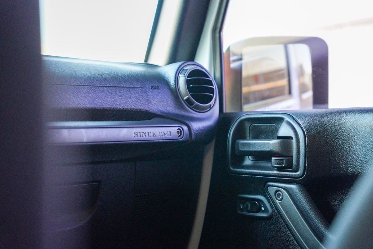 جيب رانجلر Sport S 3.6L A/T