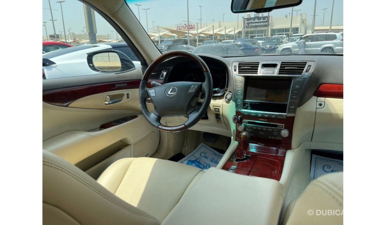 لكزس LS 460 L L موديل 2012 وارد امريكا 8 سلندر ماشية 263000 km