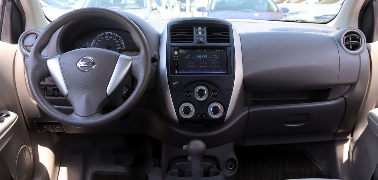 Nissan Sunny S ACCIDENTS FREE - GCC - SV - PERFECT CONDITION INSIDE OUT