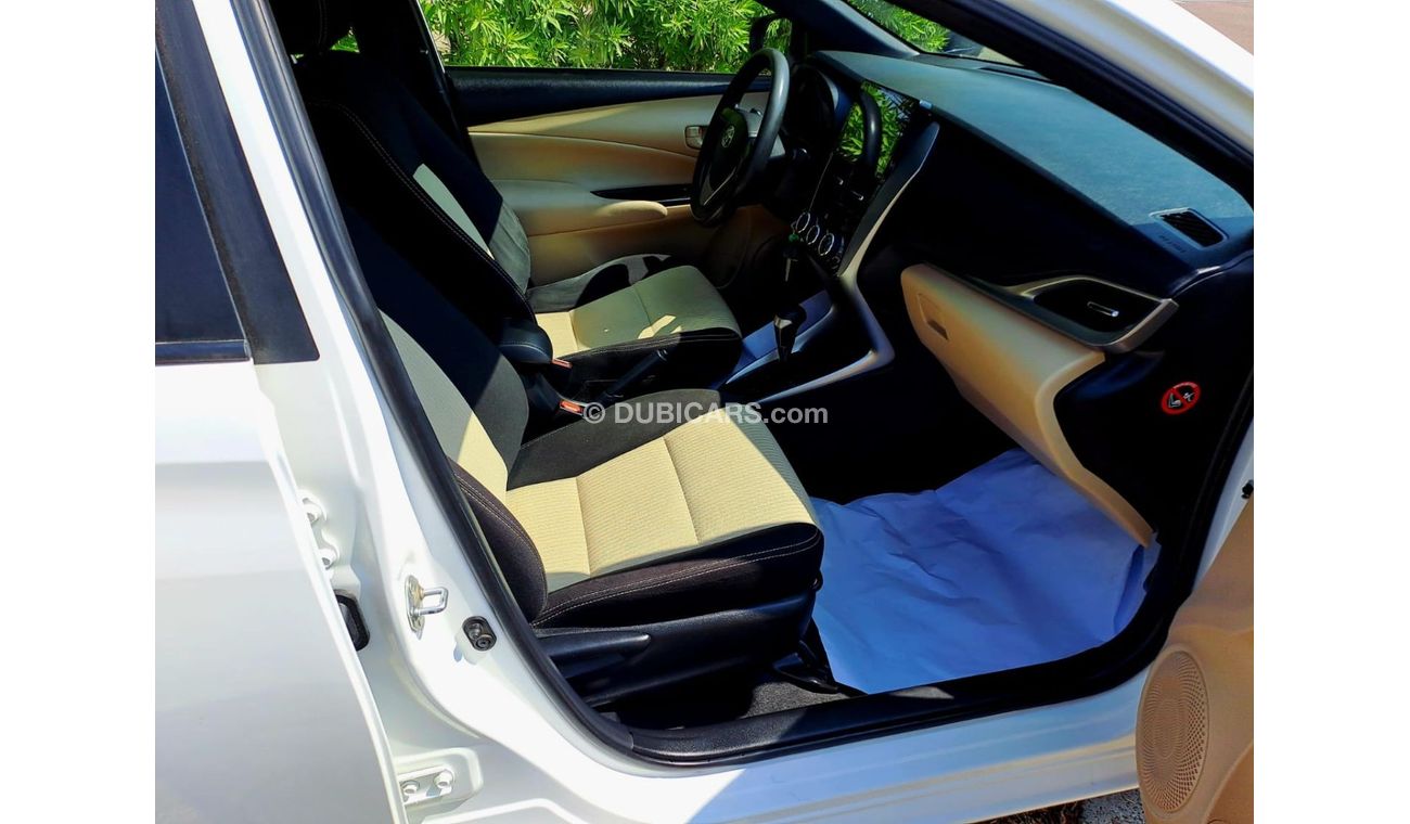 تويوتا يارس SE