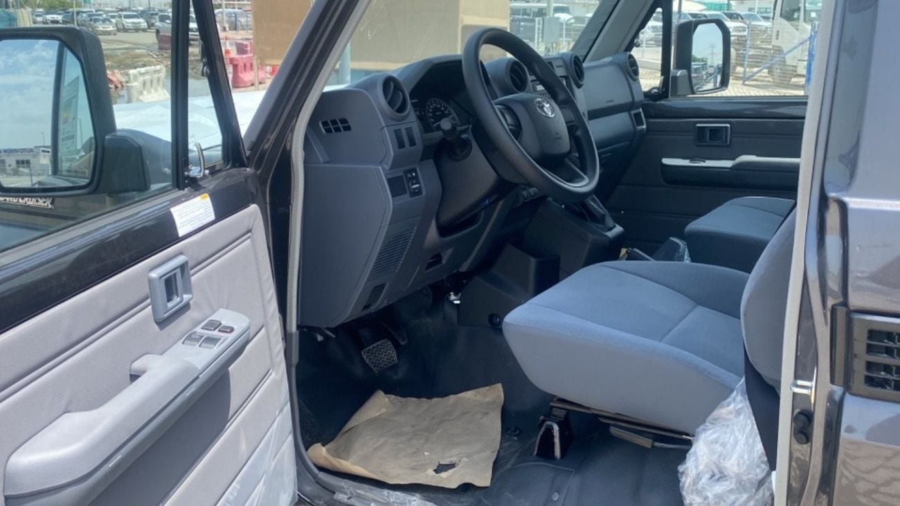 تويوتا لاند كروزر بيك آب 4.0L