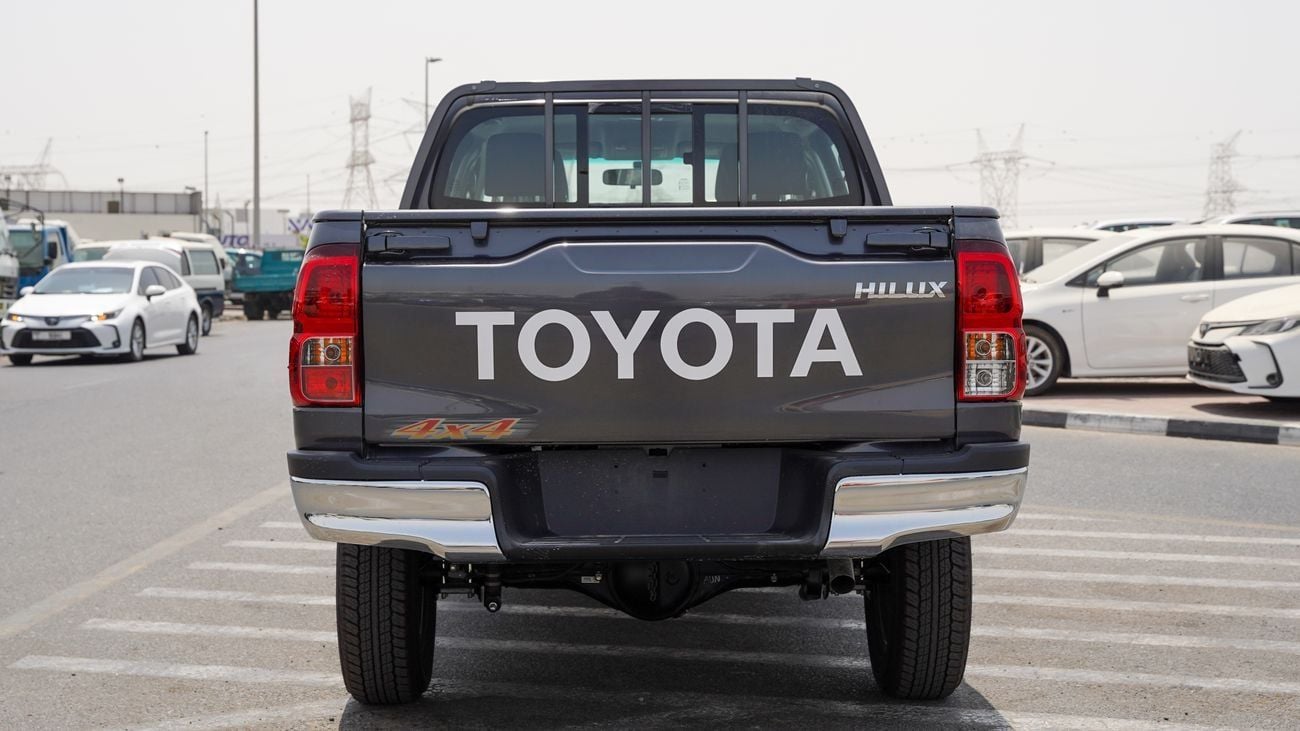 تويوتا هيلوكس GLX 2.4L Double Cab Utility