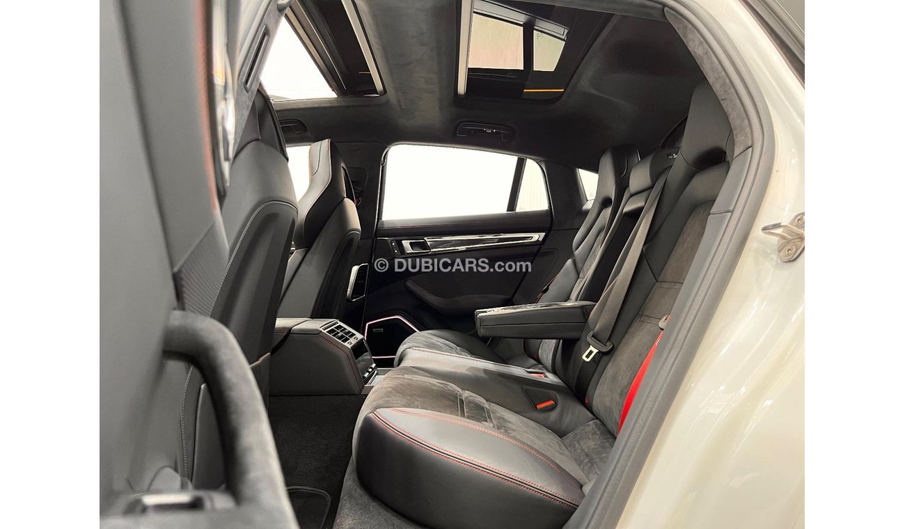 بورش باناميرا 2022 Porsche Panamera GTS, April 2024 Porsche Warranty, Full Options, Very Low Kms, GCC