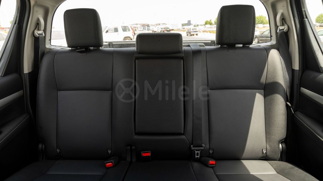 تويوتا هيلوكس (RHD) TOYOTA HILUX DC | EXPORT ONLY