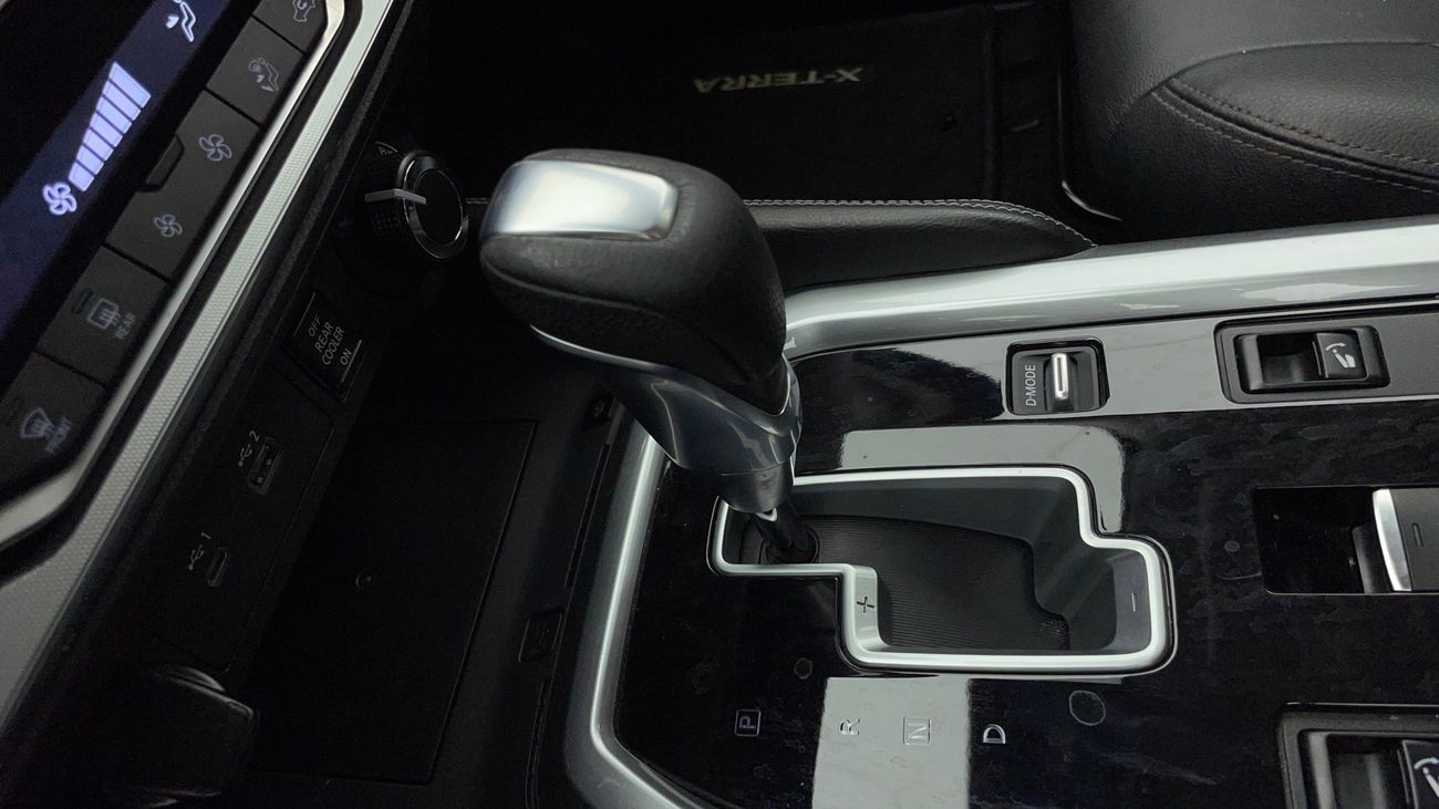 نيسان إكستيرا PLATINUM 2.5 | بدون دفعة مقدمة | اختبار القيادة في المنزل