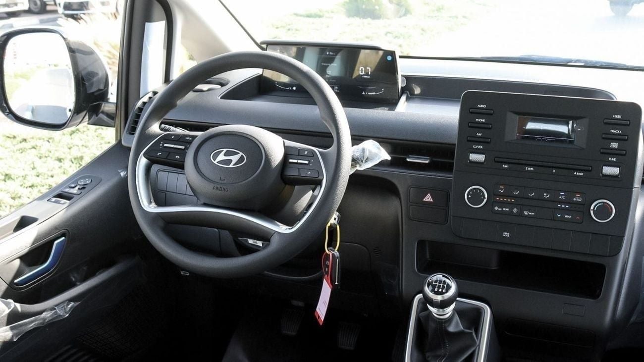 هيونداي ستاريا 2.2 Diesel 11 Seater M/T 2025 MY