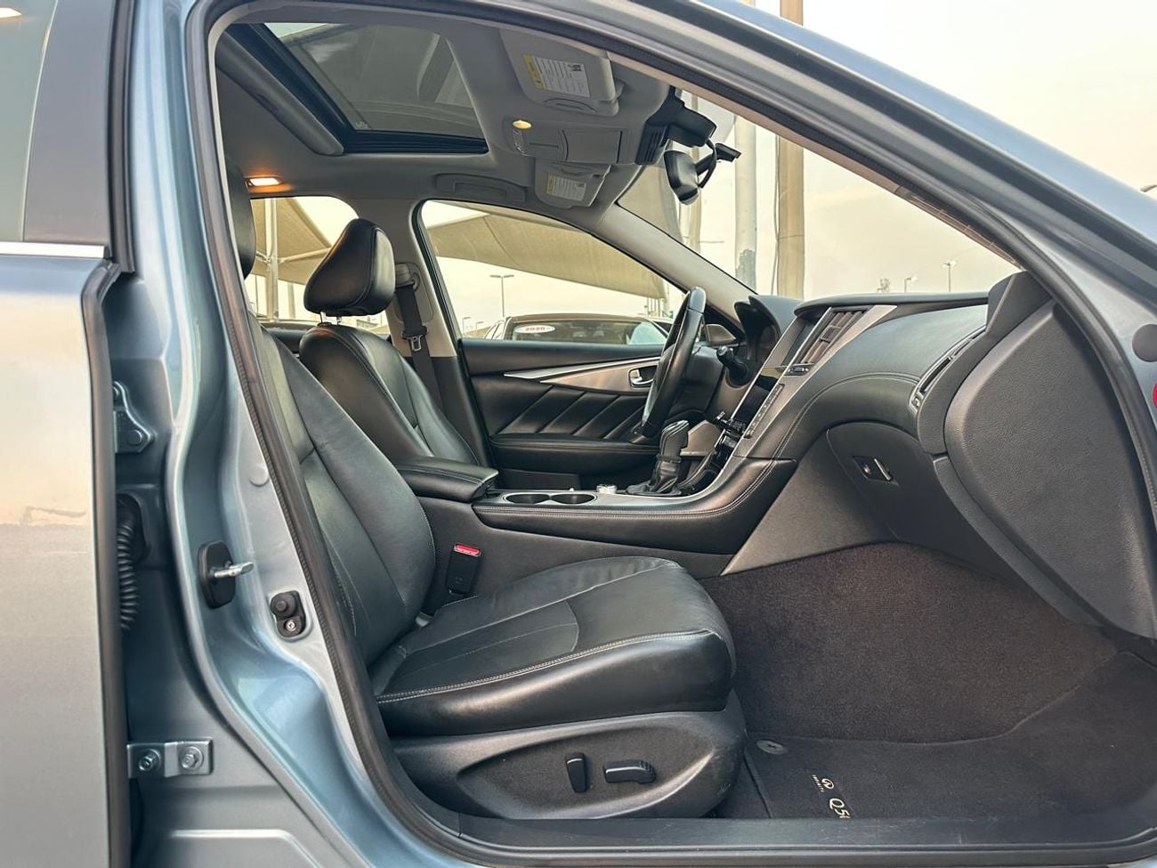 Infiniti Q50 Premium 2.0L
