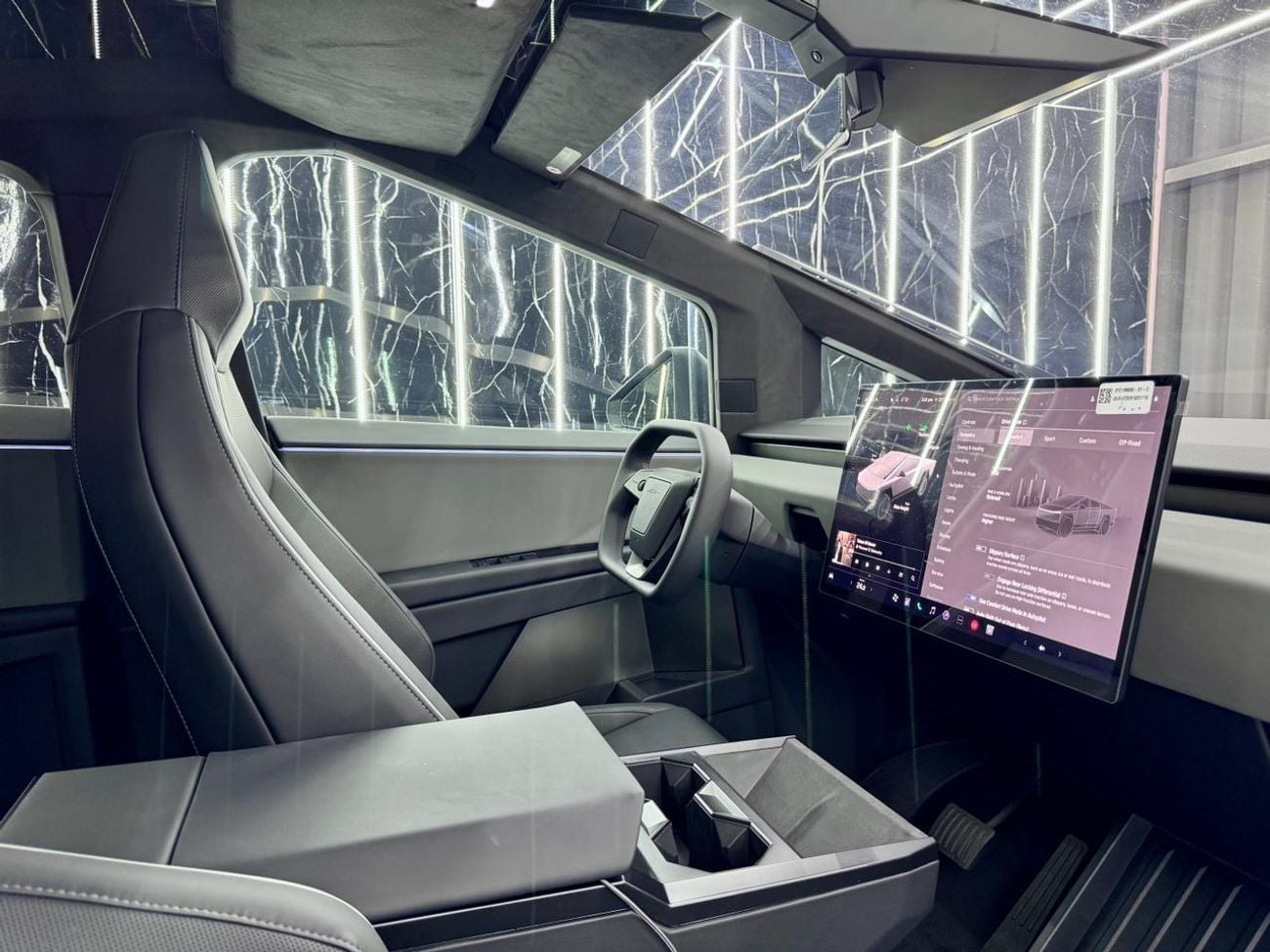 تسلا سايبرتراك Tesla Cybertruck All wheel drive,GCC,600Hp,Excellent,Low kms