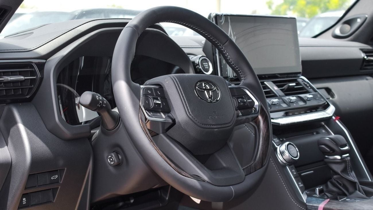 Toyota Land Cruiser Toyota land cruiser VXR 3.5L petrol MY 2025