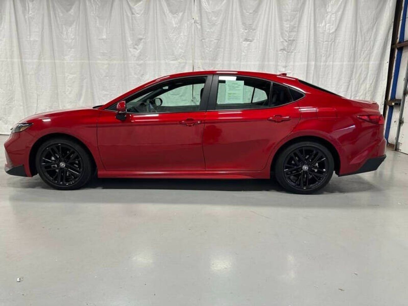 تويوتا كامري XLE 2.5L Hybrid