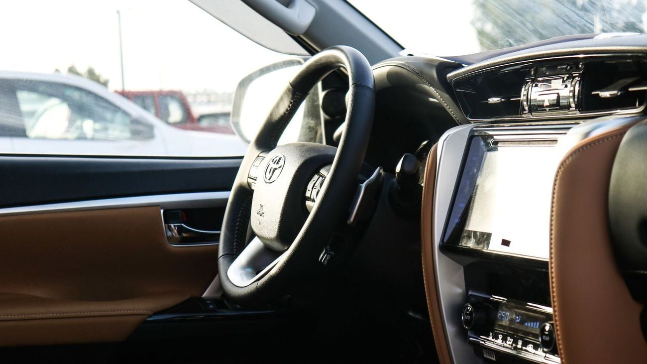 Toyota Fortuner ECTP2M005 - 2025 Toyota Fortuner 4.0L Petrol Auto 4wd Silver