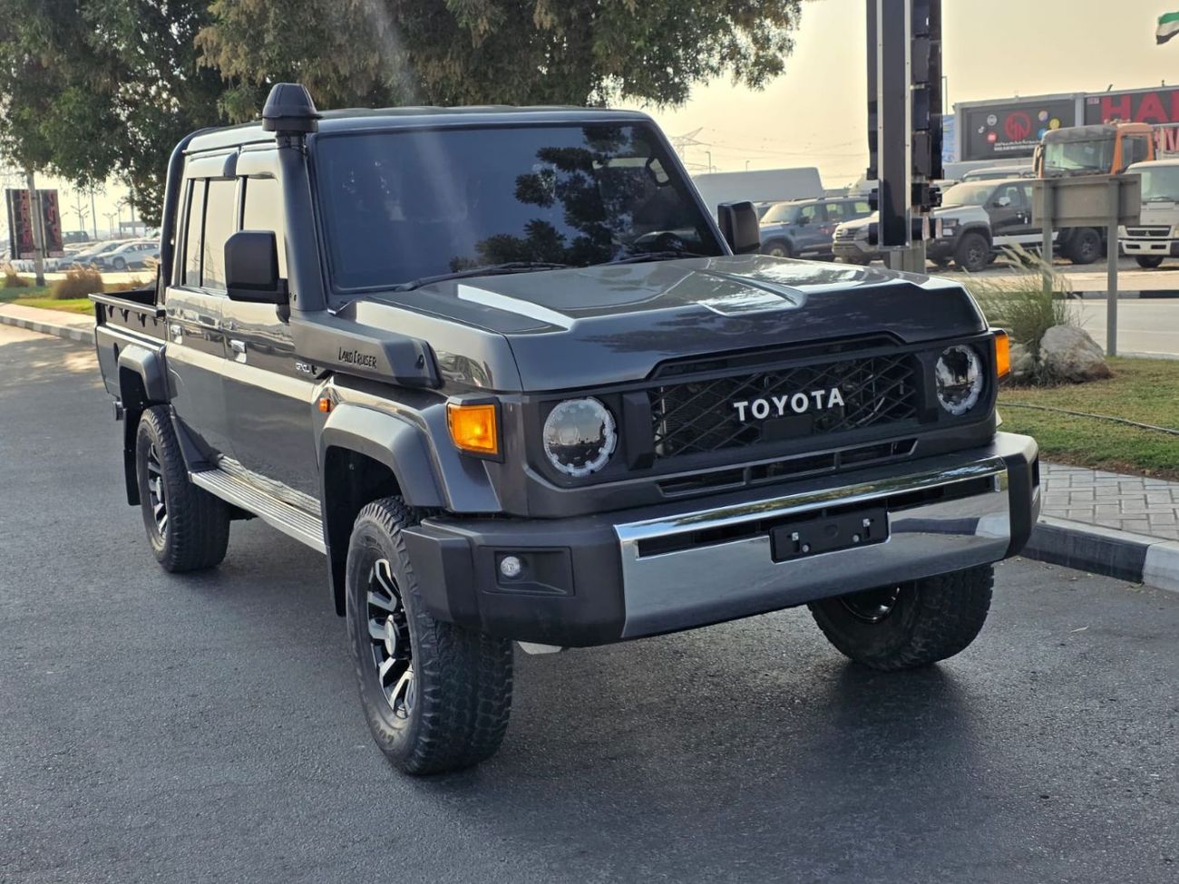 Toyota Land Cruiser Pick Up diesel 4.5 liter ,right hand ,drive 2017 model ,shape 2024 ,only for export available