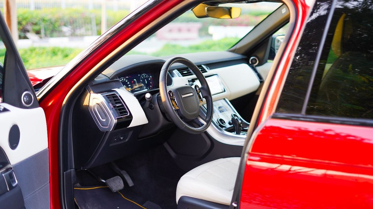 Land Rover Range Rover Sport HSE 3.0L (340 HP) 2019 Range Rover HSE Sport V6 / Law Mileage (49,000 Km) / Clean Title